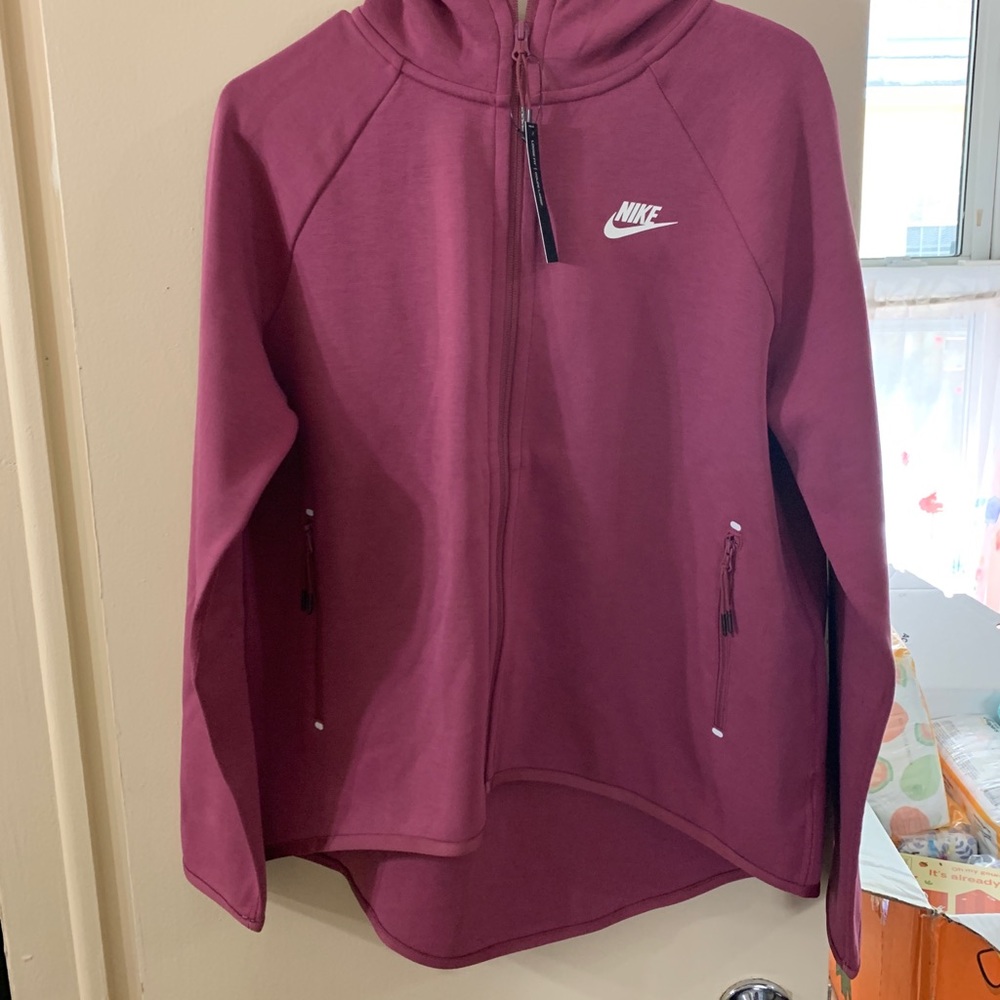 Nike tech